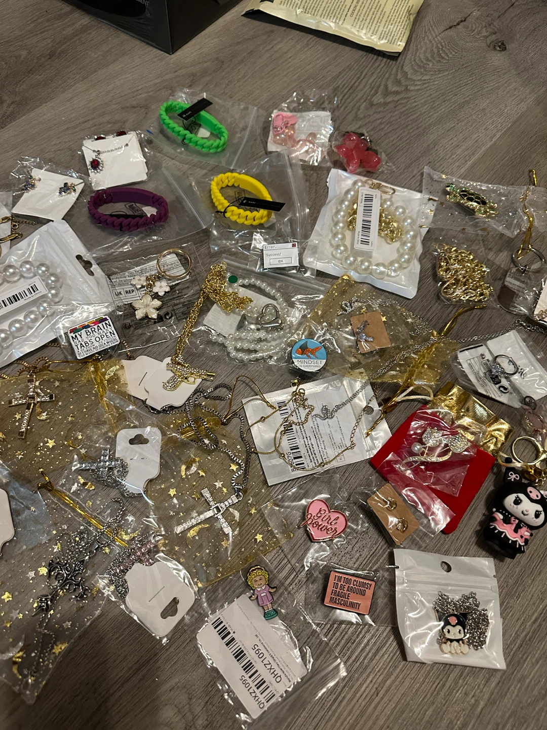 Huge NEW Jewelry + Keychain Bundle #3 – Take All - photo 5