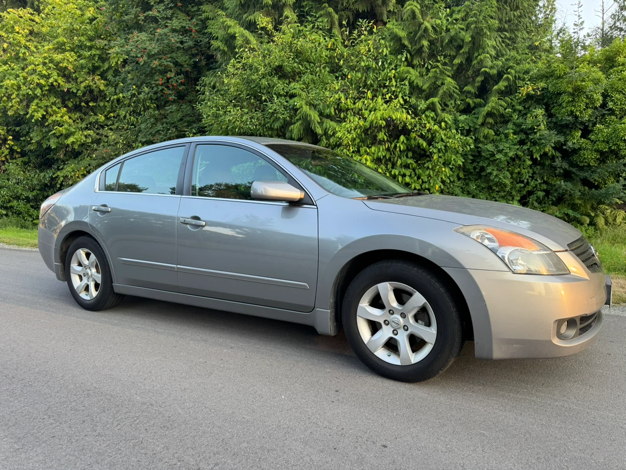 2009 Nissan Altima Sedan 4cyl!!