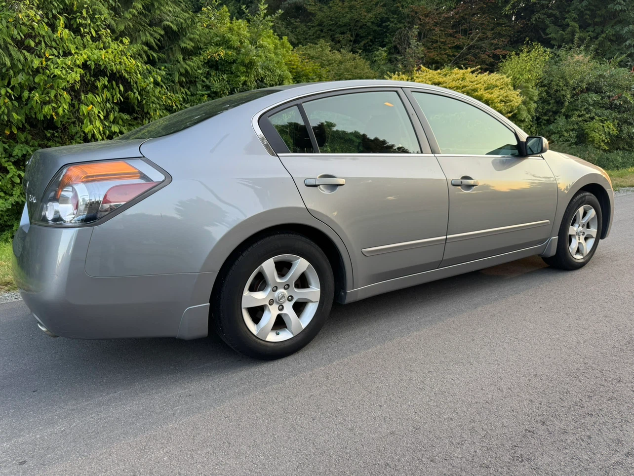 2009 Nissan Altima Sedan 4cyl!! - photo 2