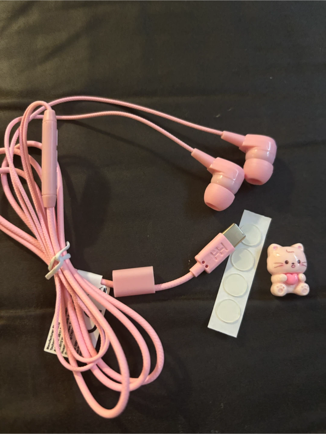 Pink Hello Kitty USB-C Earbuds - photo 2