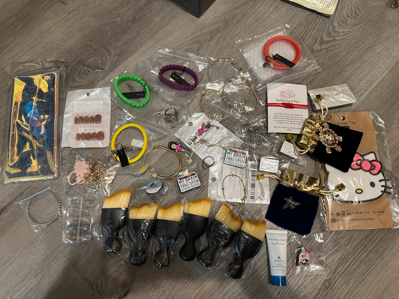 Huge NEW Accessories Bundle #5 – Jewelry, Brushes & Hello Kitty