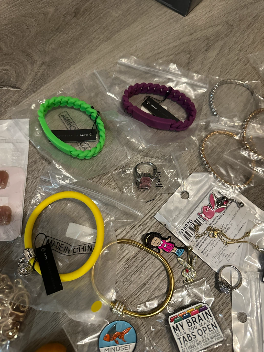 Huge NEW Accessories Bundle #5 – Jewelry, Brushes & Hello Kitty - photo 4
