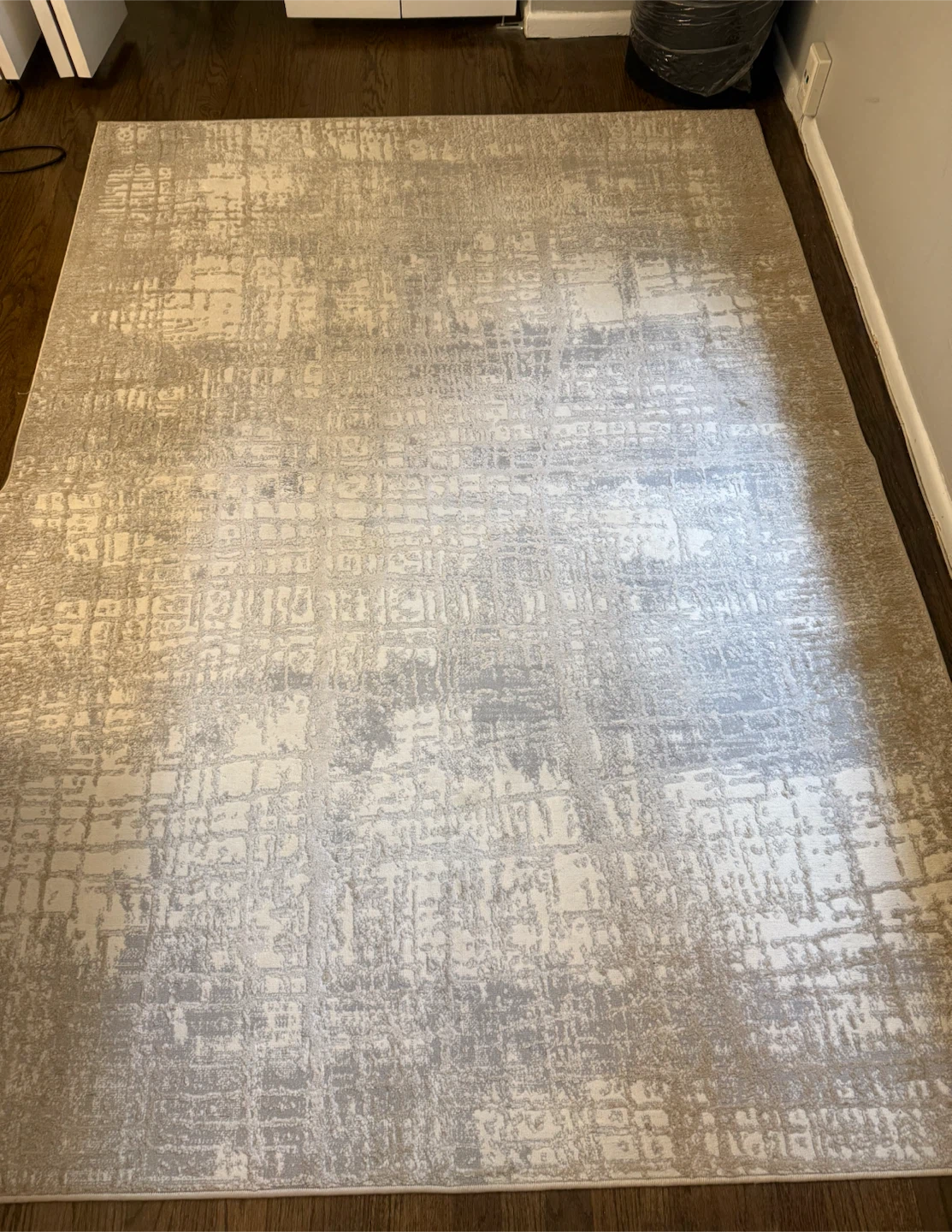 (Pick up by 8/31) Calvin Klein Area Rug (5'3" x 7'3")