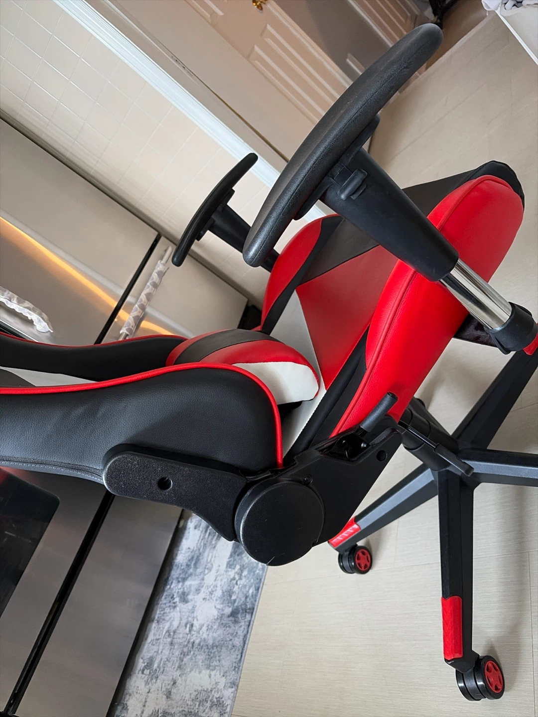 Red Black And White Gaming Chair - photo 4