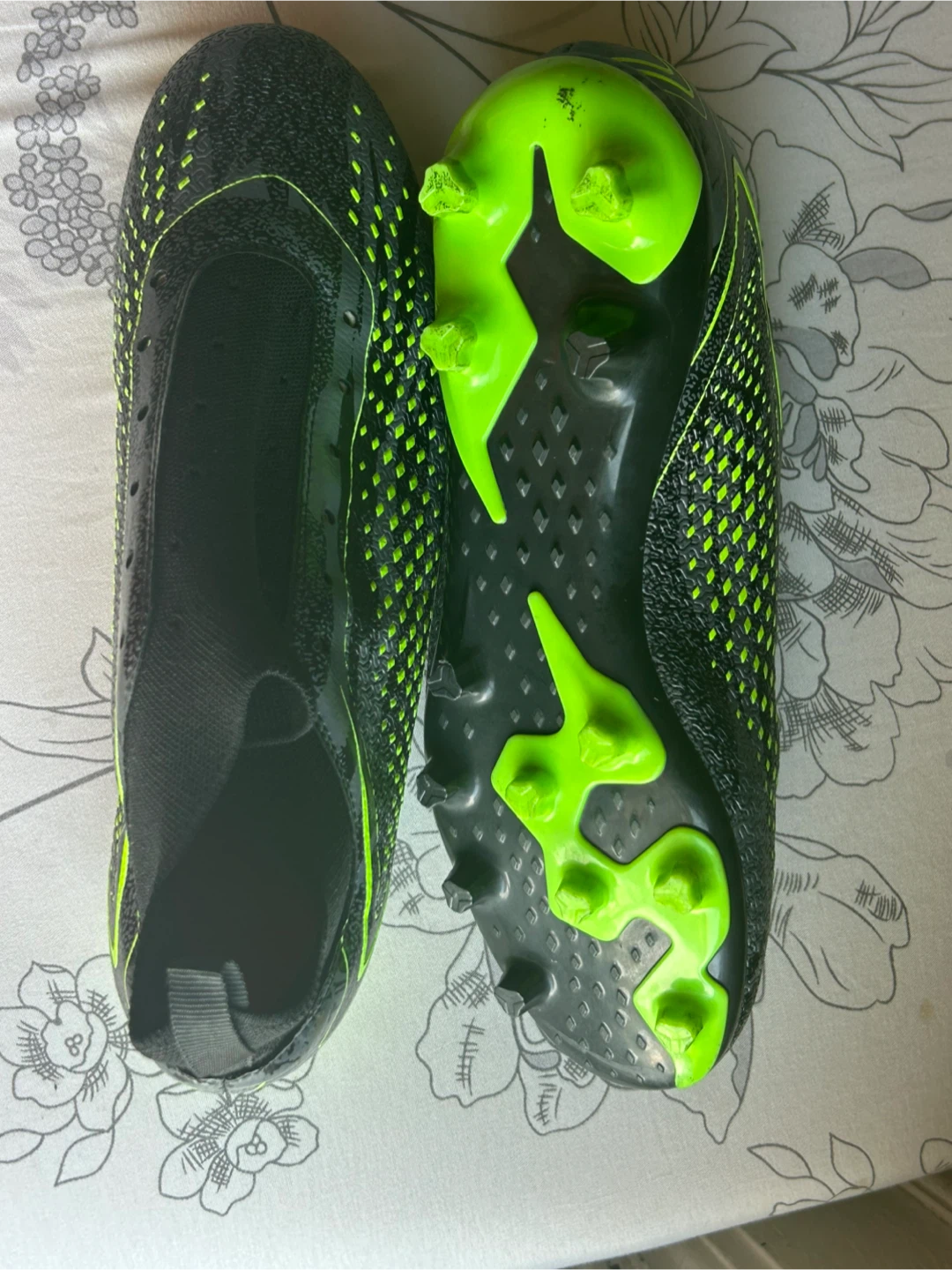 Nike Phantom GT2 Pro FG Soccer Cleats - photo 2