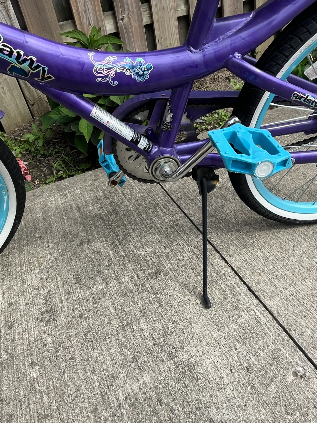 Girls purple bike with stand and brake 20” - photo 4