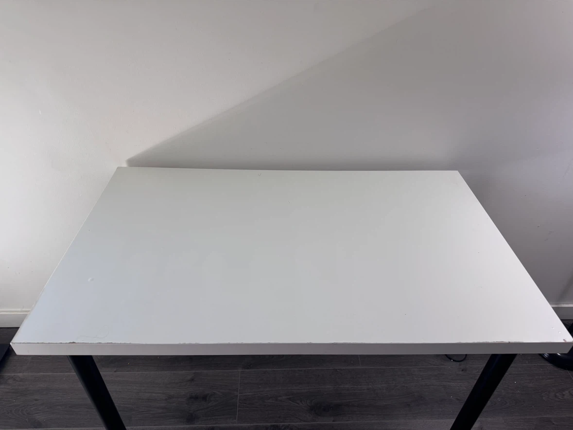 🚨MUST GO- MOVE OUT SALE-IKEA WHITE DESK