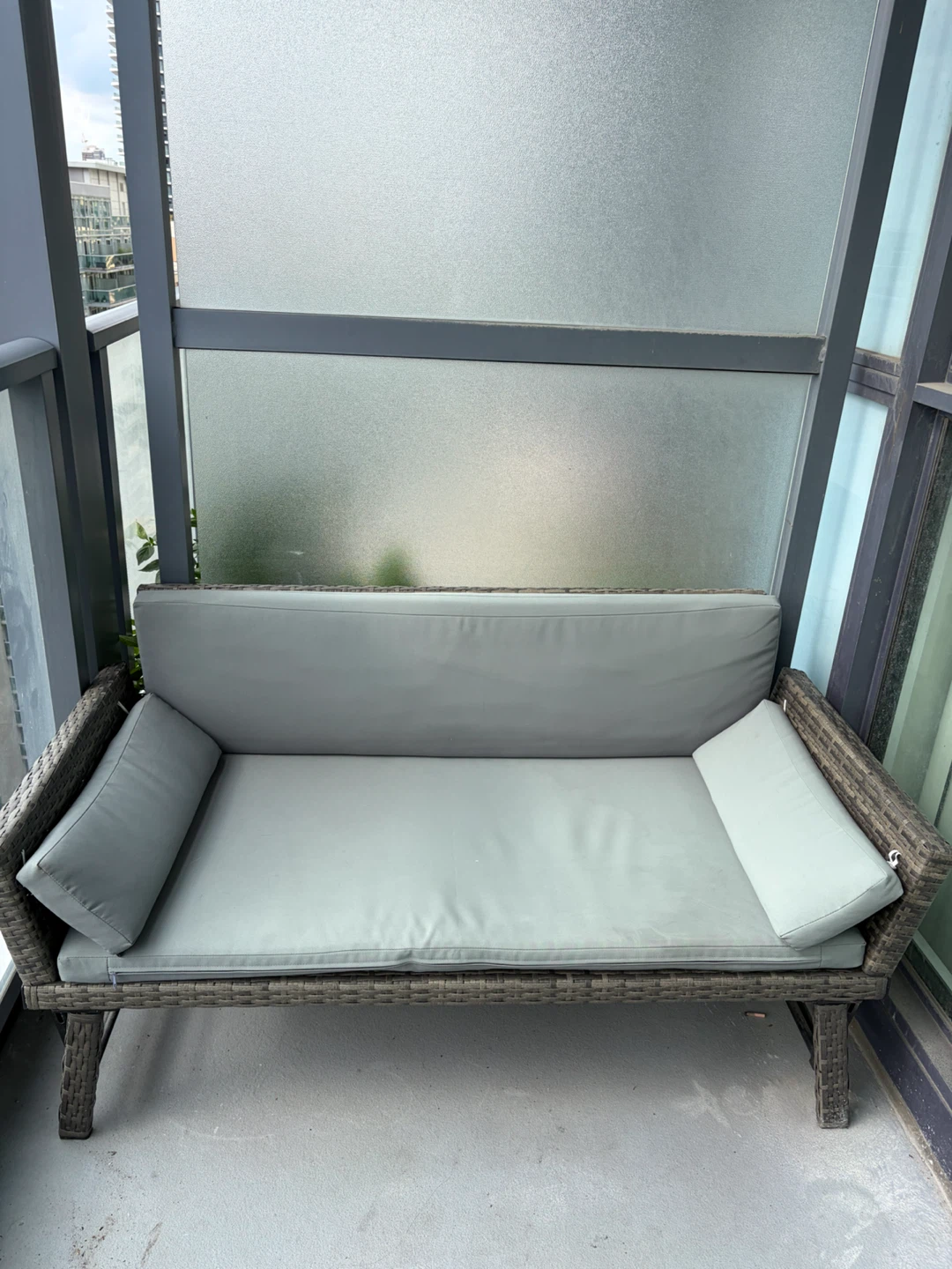 Patio couch - photo 4