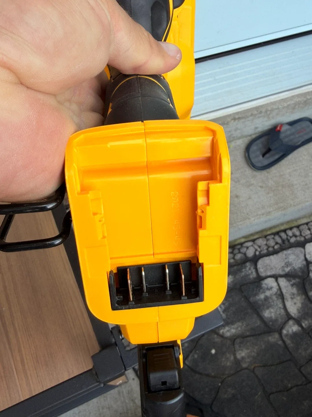 DeWalt 20V XR Brushless 18 GA Brad Nailer - photo 3