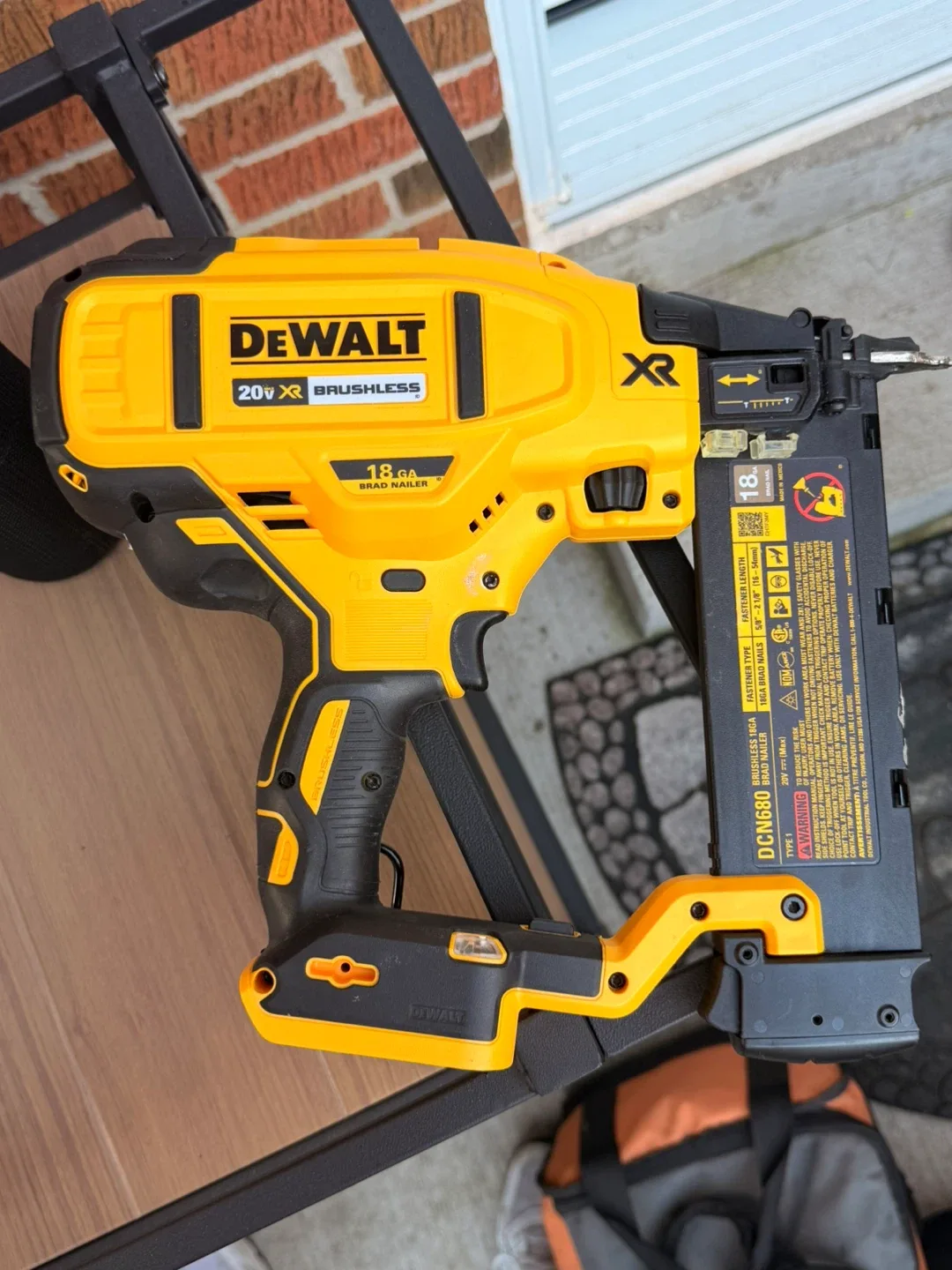 DeWalt 20V XR Brushless 18 GA Brad Nailer - photo 4