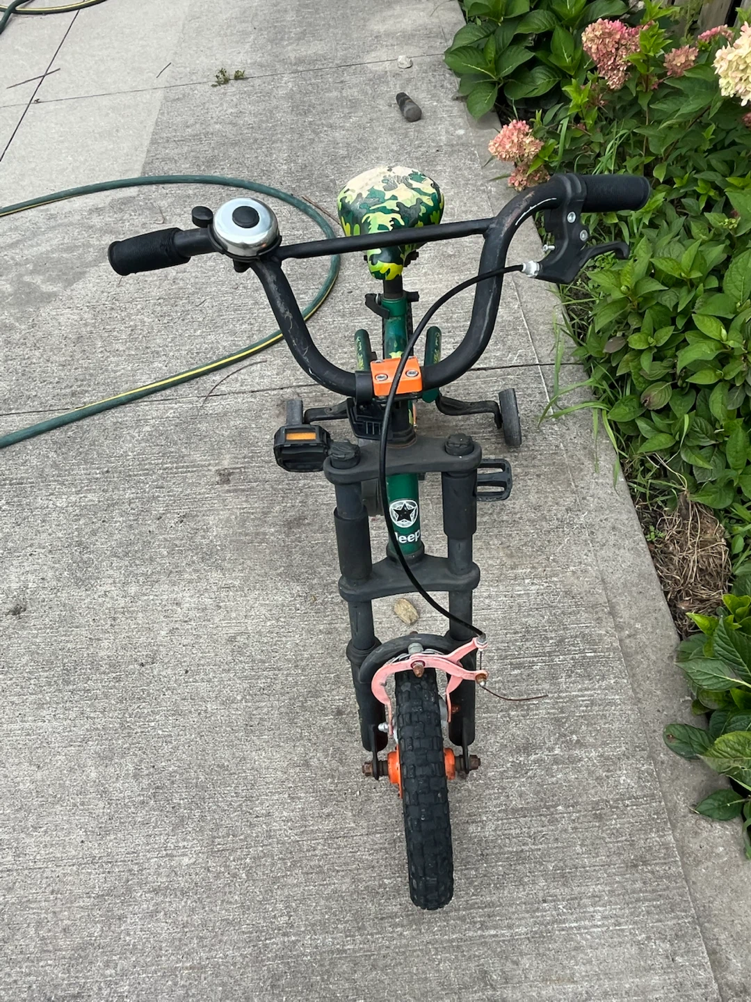 Boys 5” bike with training wheels - photo 2