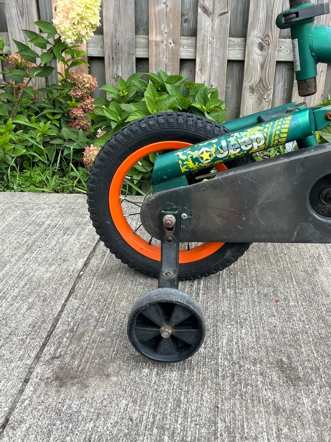 Boys 5” bike with training wheels - photo 3