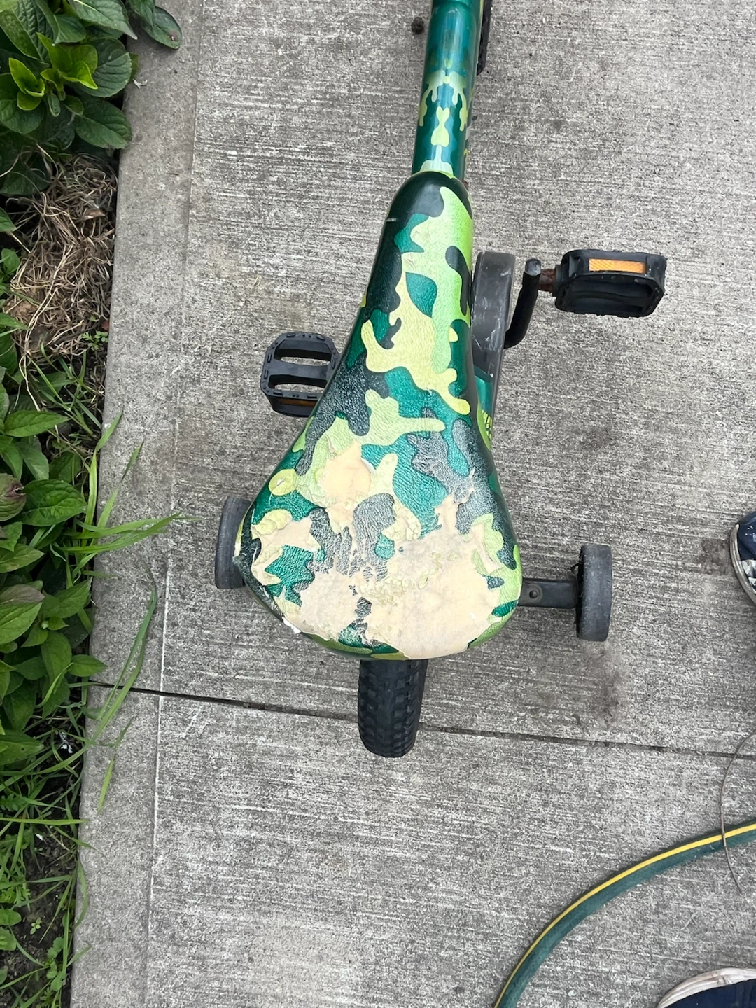 Boys 5” bike with training wheels - photo 5