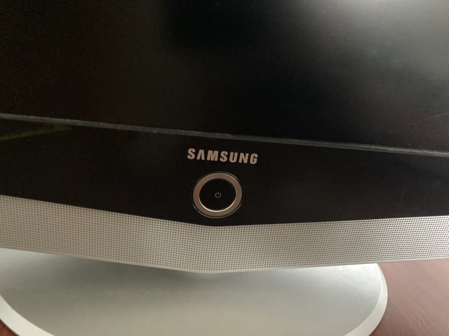 Samsung 20-inch LCD TV - photo 2