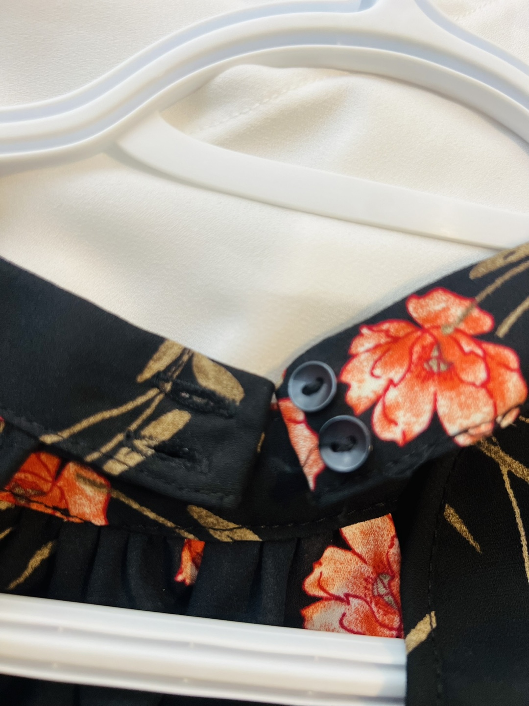 Sienna Sky Floral Halter Top Size L - photo 3