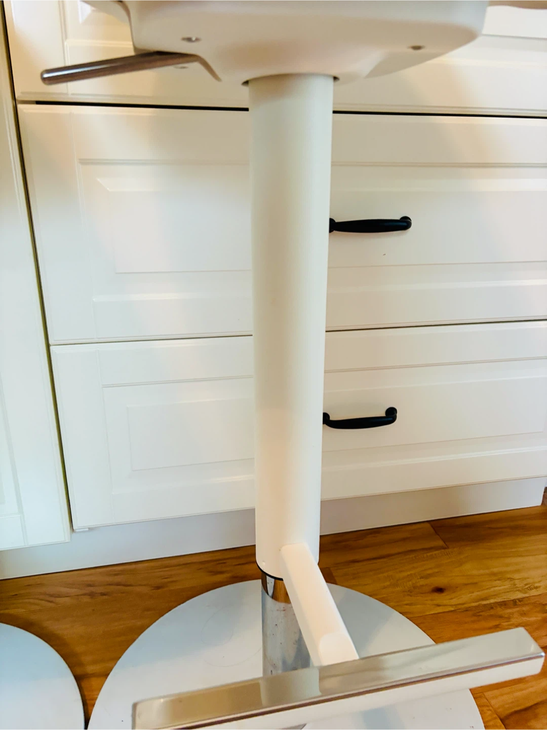 Pair of White Bar Stools - photo 4