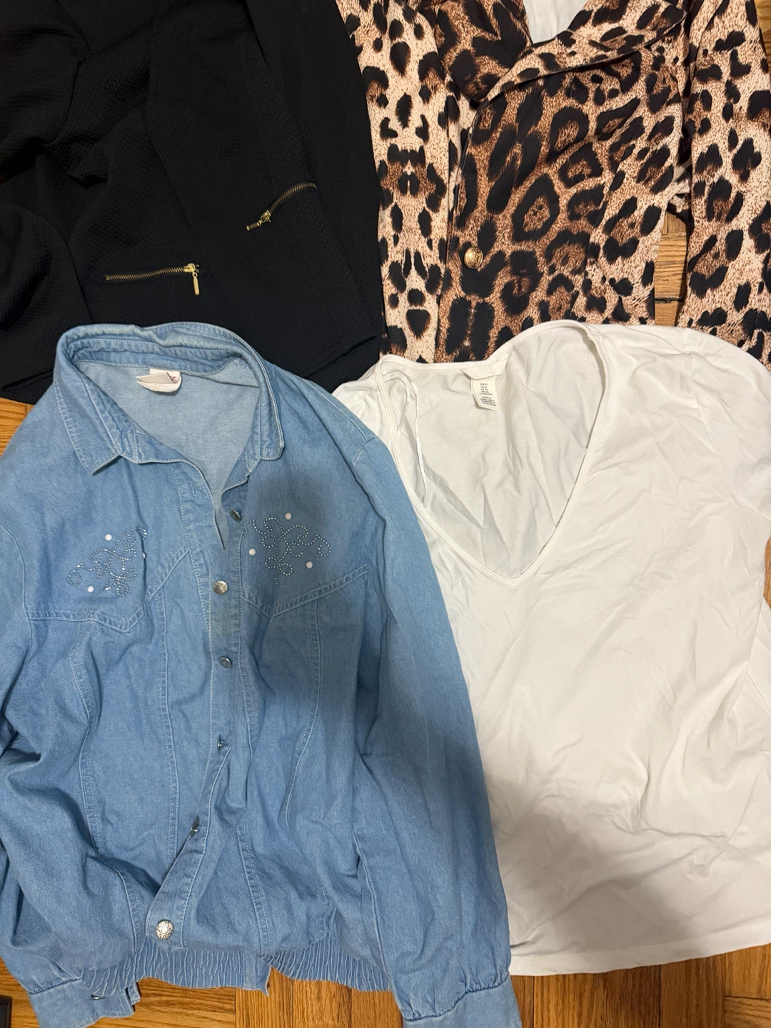 Women’s clothing bundle - photo 2