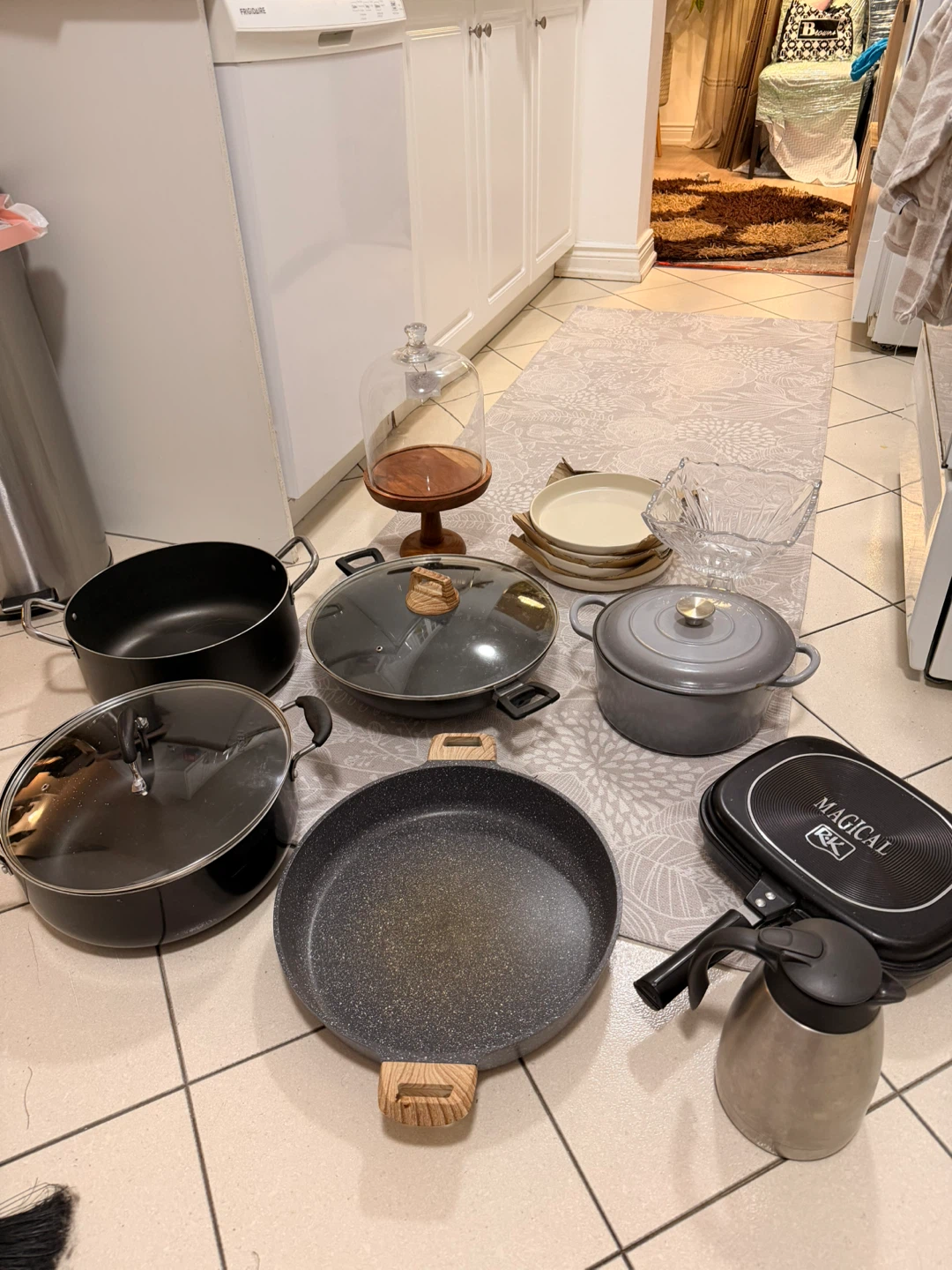 Assorted Cookware and Kitchenware Set
