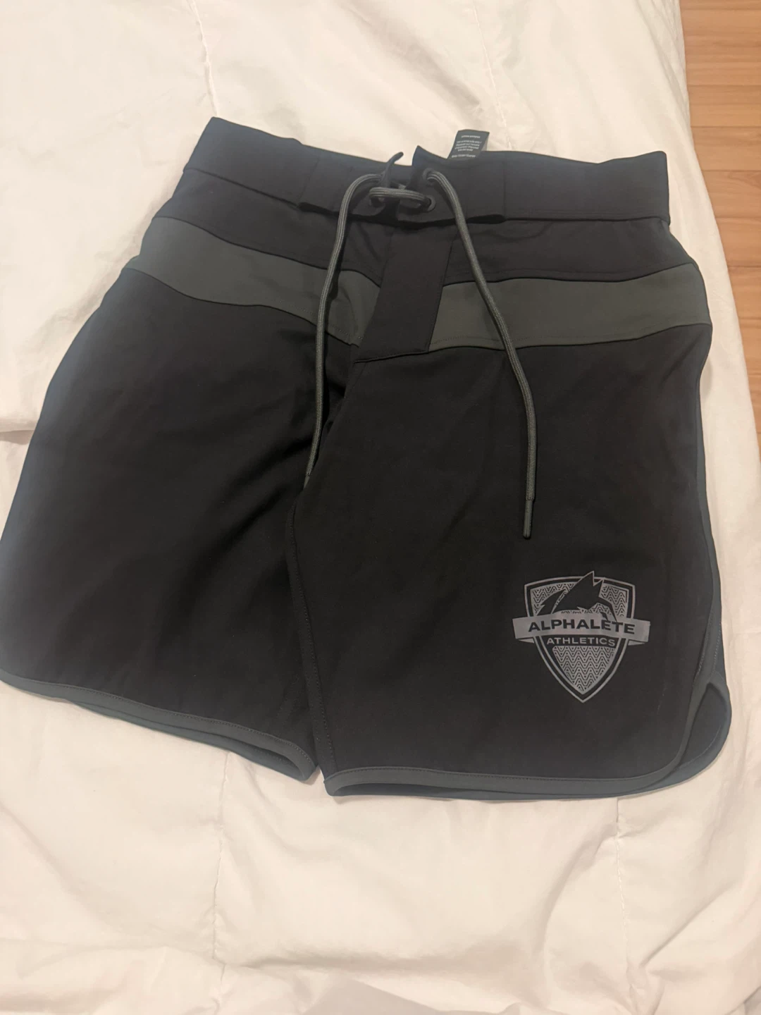 ALPHALETE Athletic Shorts - Black - Size 28 - photo 4