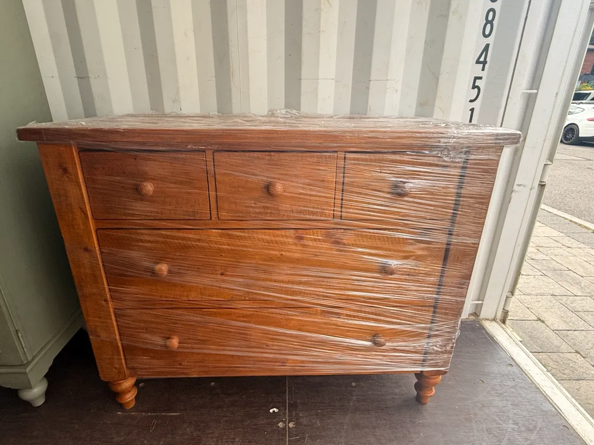 Wooden Dresser with 6 Drawers