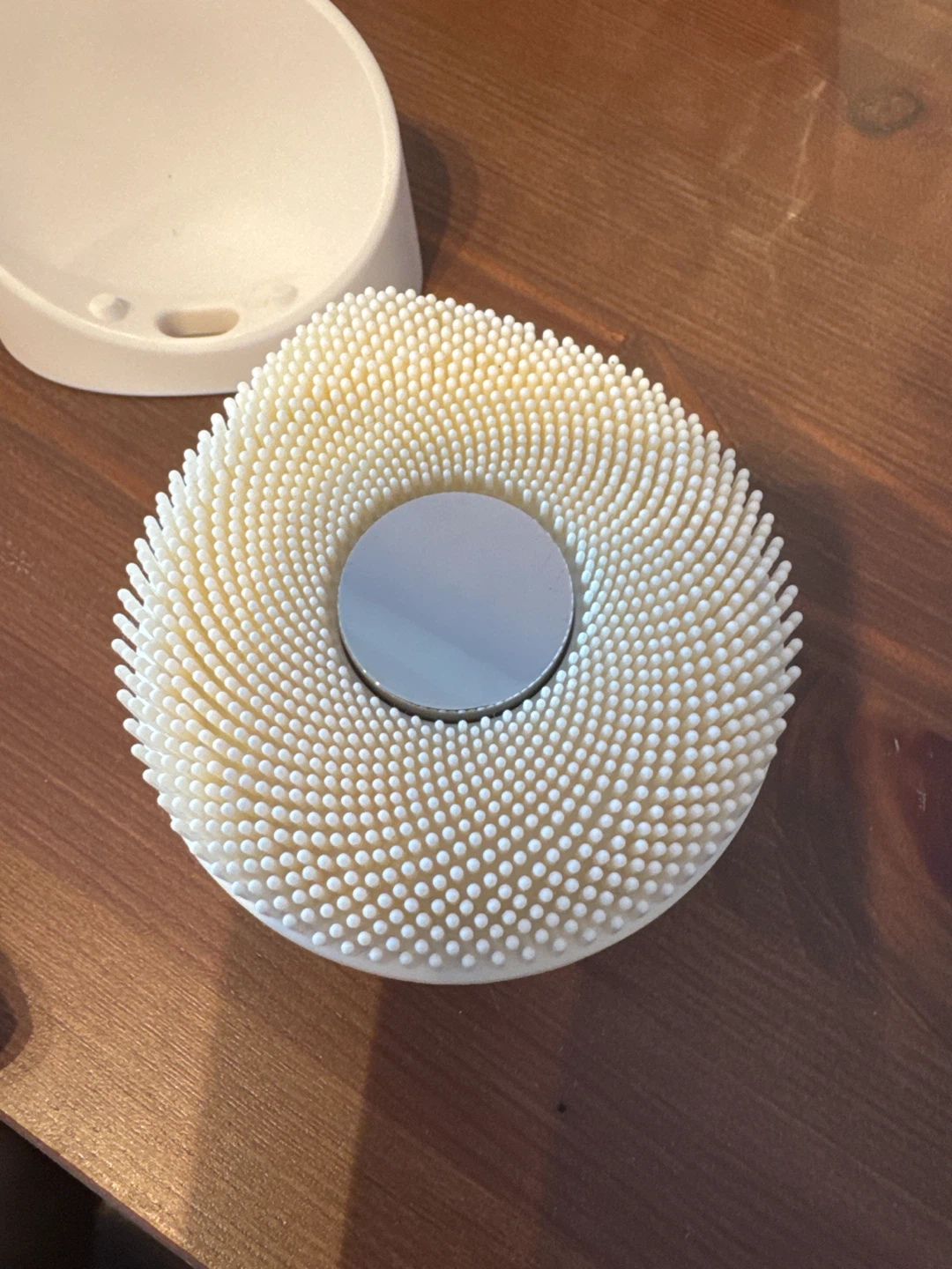 LG Pra.L Silicone Cleansing Brush Device with Charging Stand - photo 2