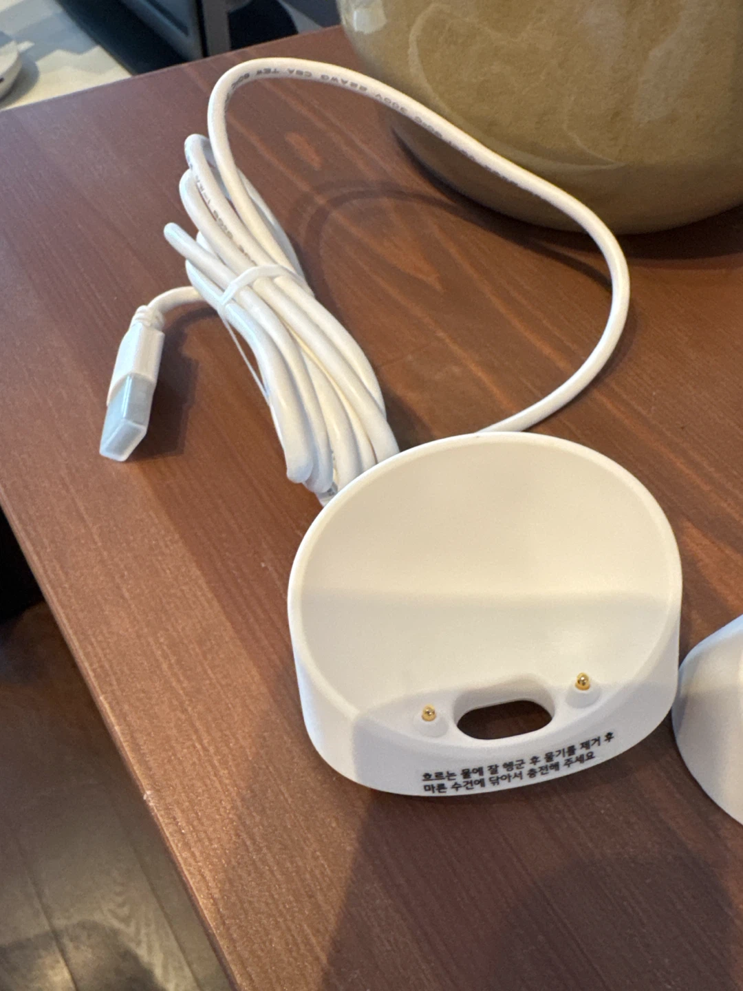 LG Pra.L Silicone Cleansing Brush Device with Charging Stand - photo 4