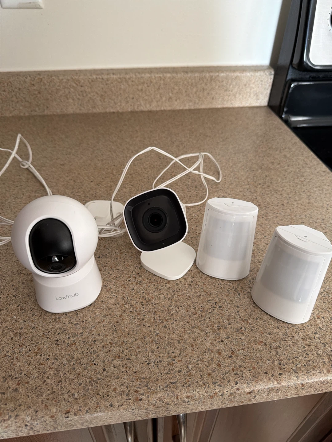 Laxihub Security Camera System with 2 Motion Sensors