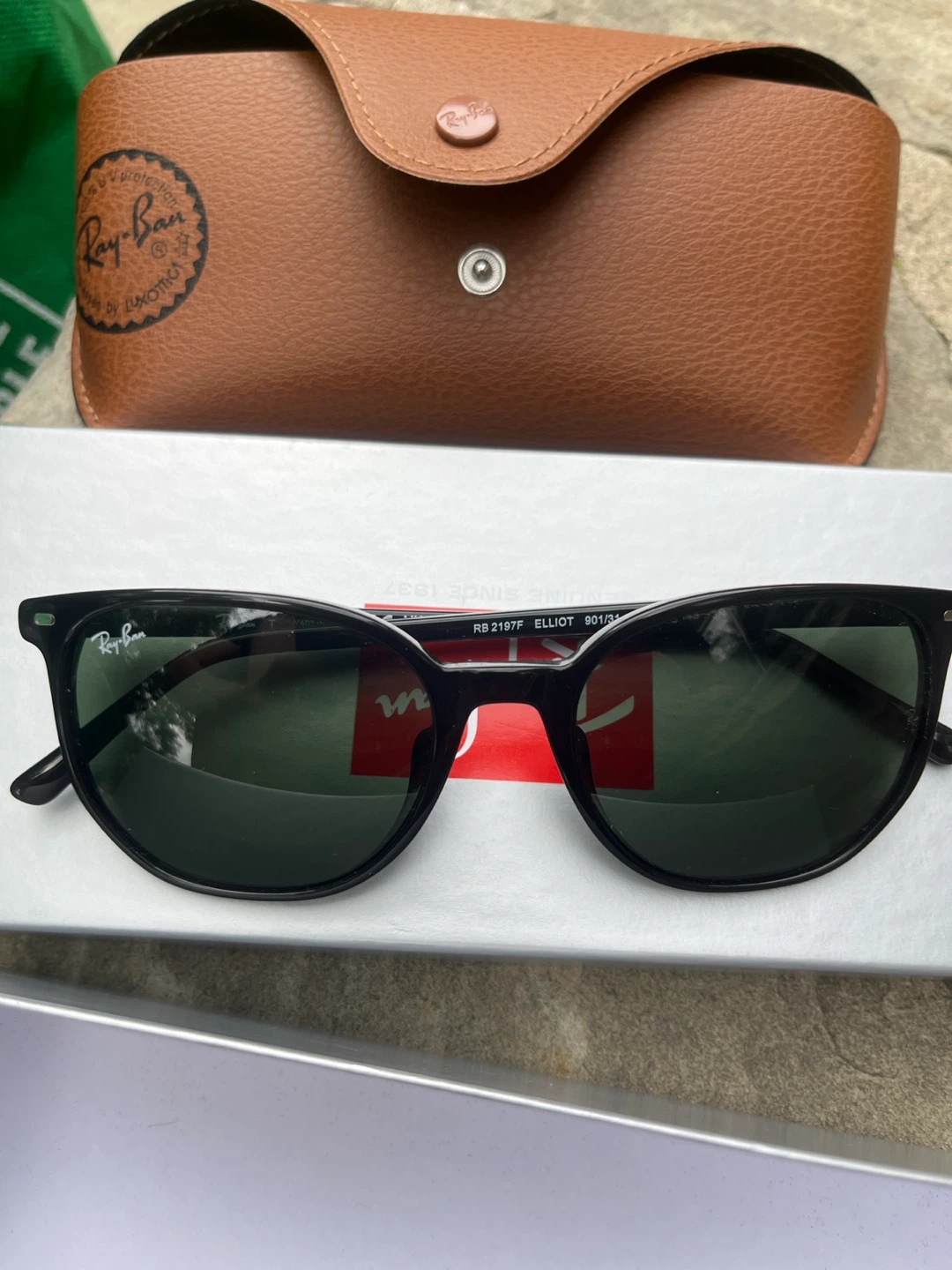 Ray-Ban RB 2197F Elliot Sunglasses