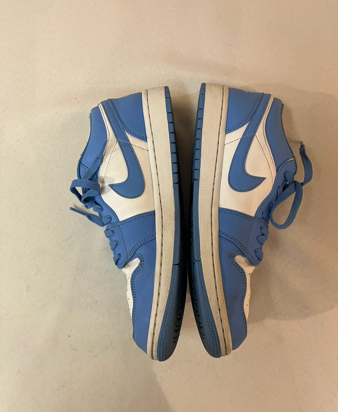 10.5 - Nike Air Jordan - Ladies Low Cut Sneakers - photo 2