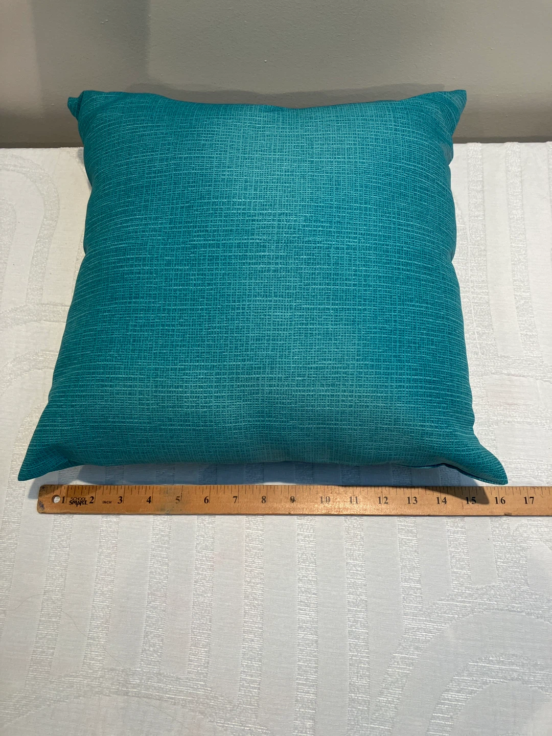 Set of 4 Decorative Throw Pillows - photo 3