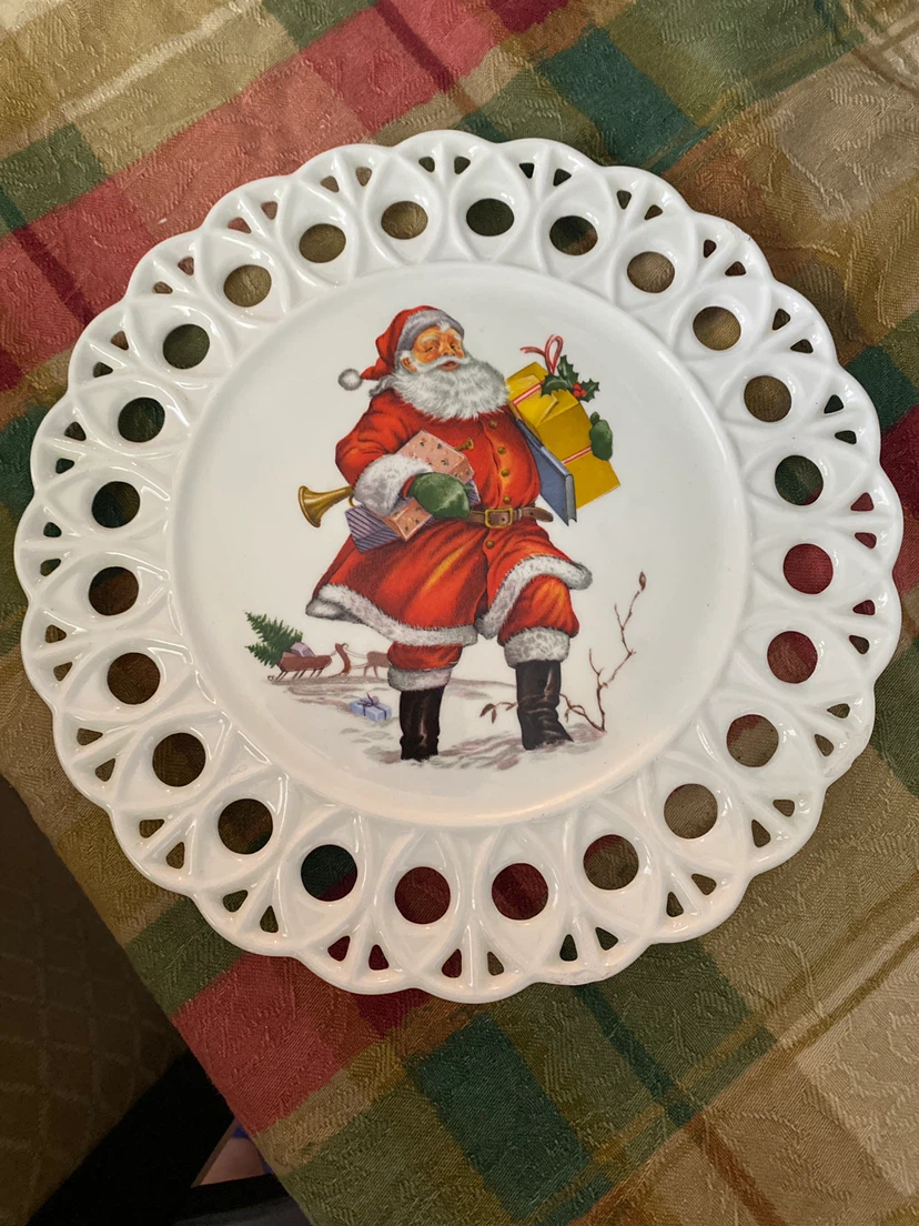 Decorative Christmas Plate with Santa Claus Design