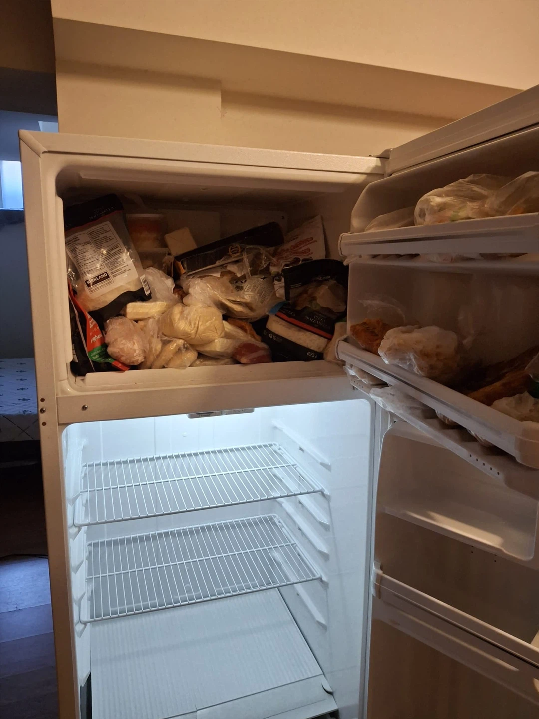 White GE Refrigerator - photo 3