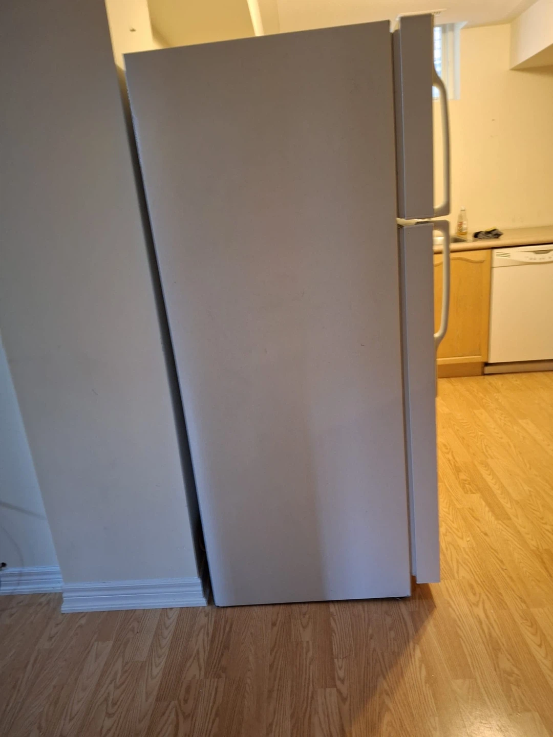 White GE Refrigerator - photo 4