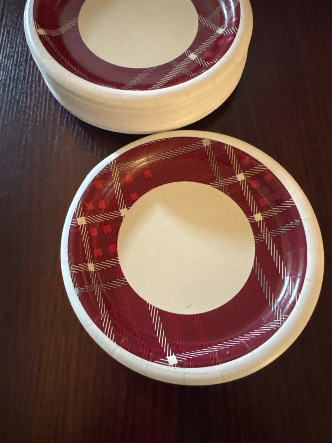 Stack of Paper Plates with Plaid Design 40+ - photo 2