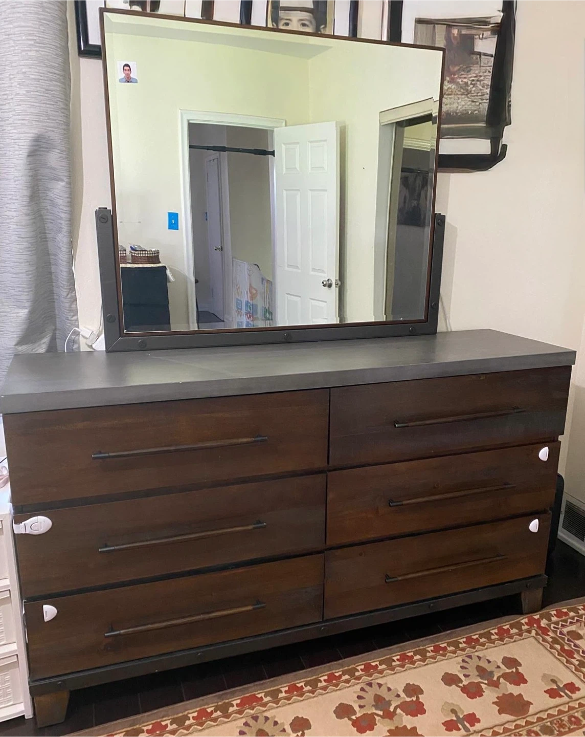 Solid Wood Queen Bedroom Set and dresser–Excellent Condition