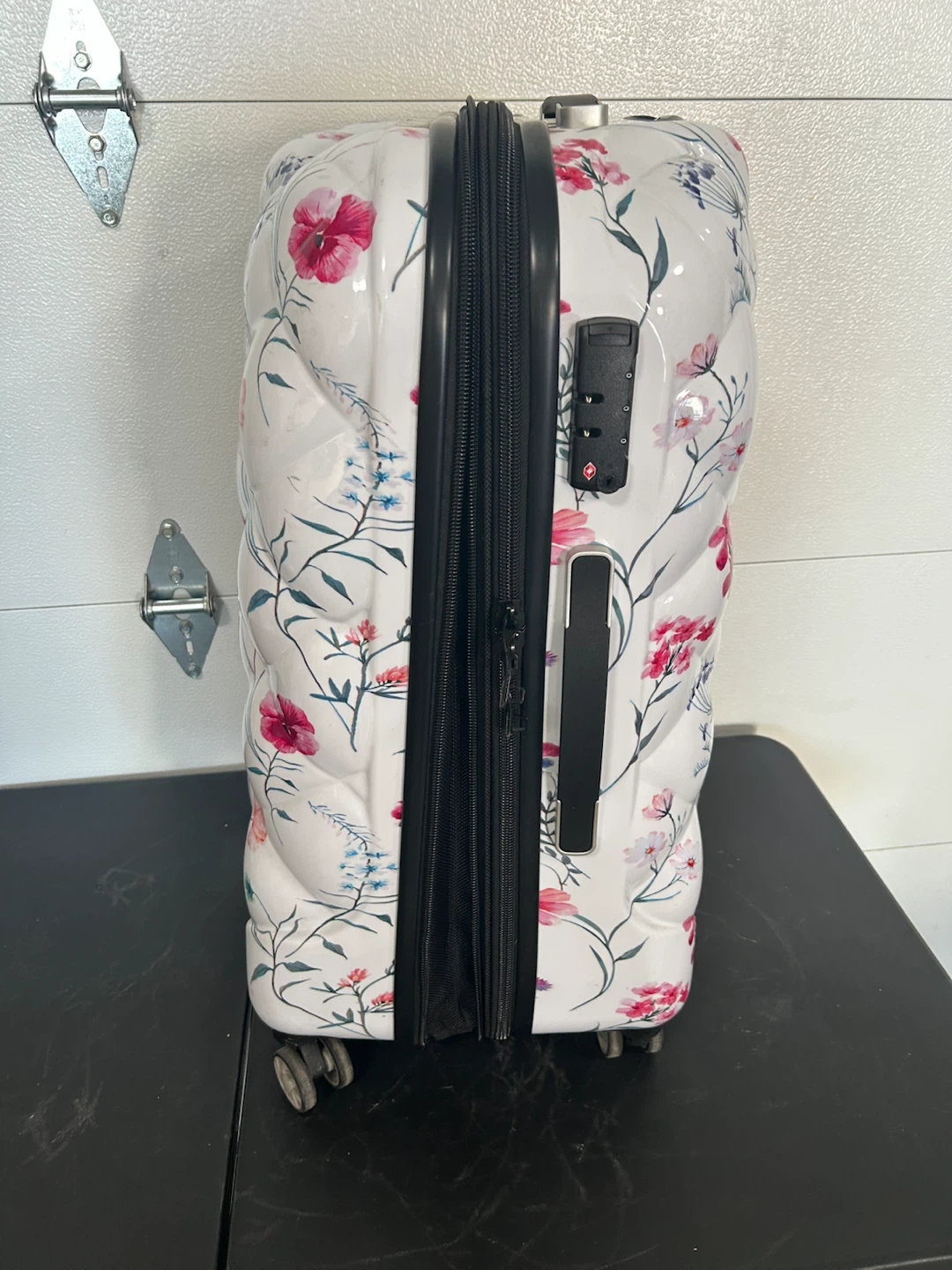 IT Girl Floral Suitcase - photo 2