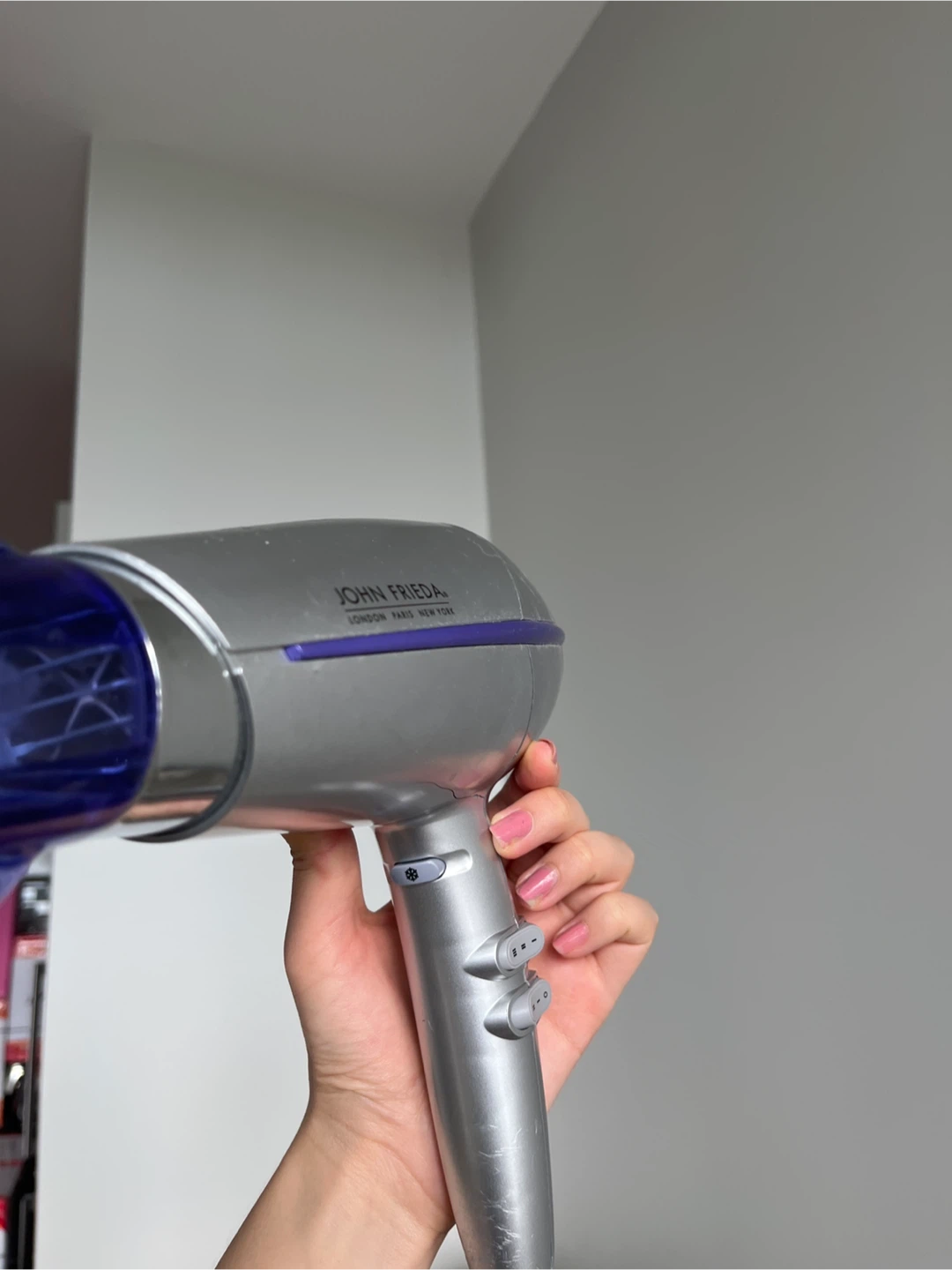 John Frieda Silver Hair Dryer - photo 2