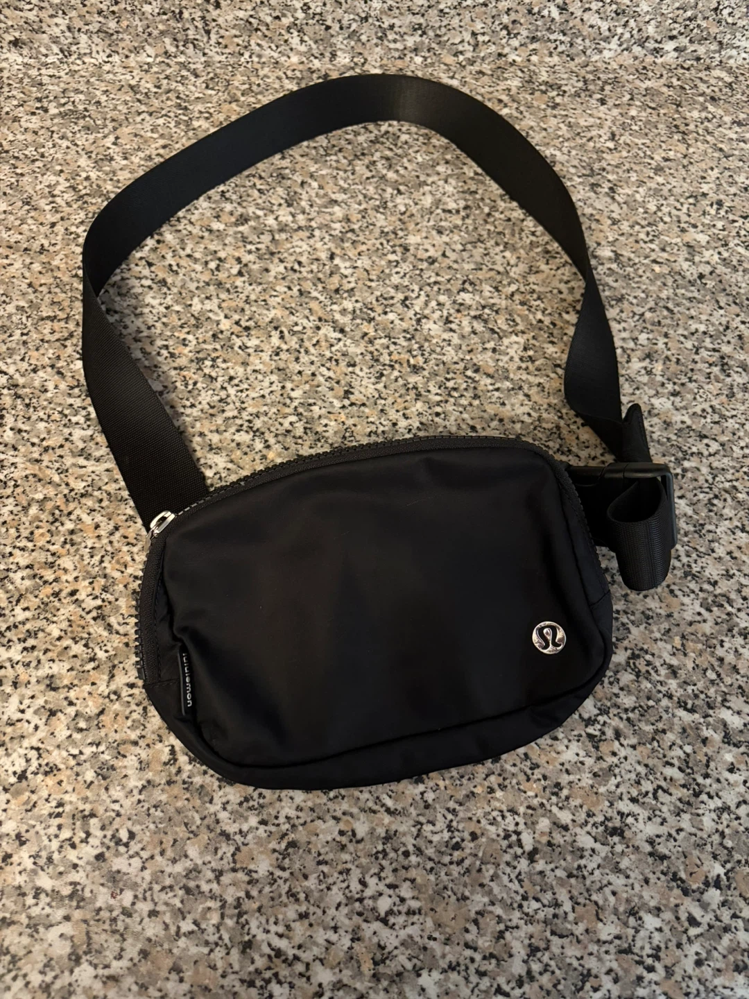 Lululemon Everywhere Belt Bag - Black