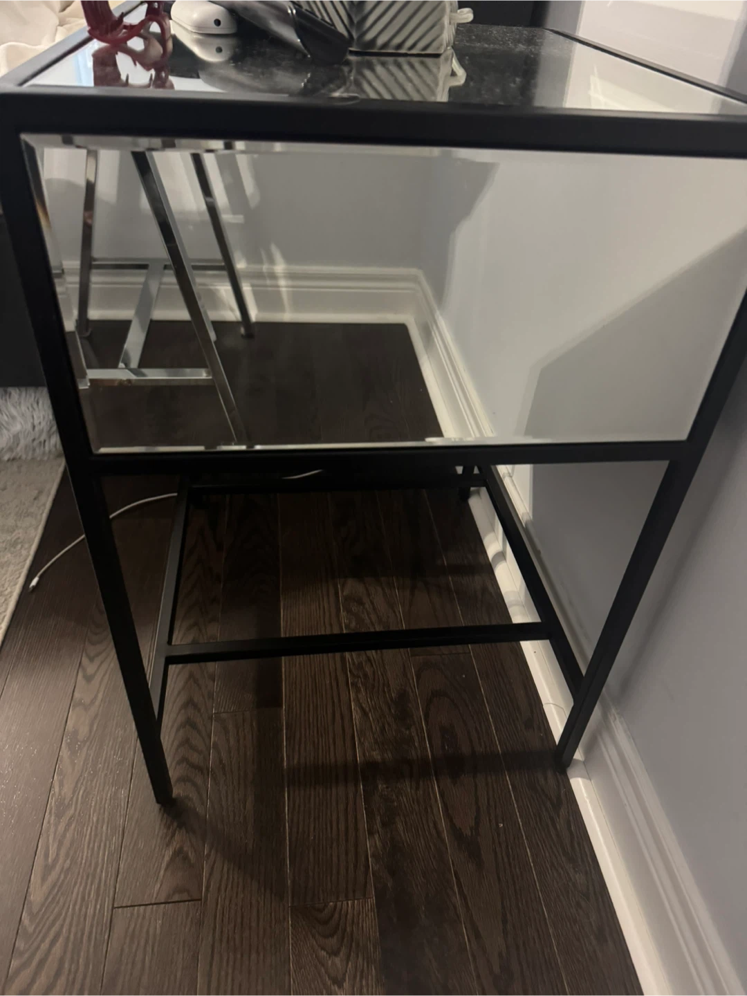 Night stands - photo 2