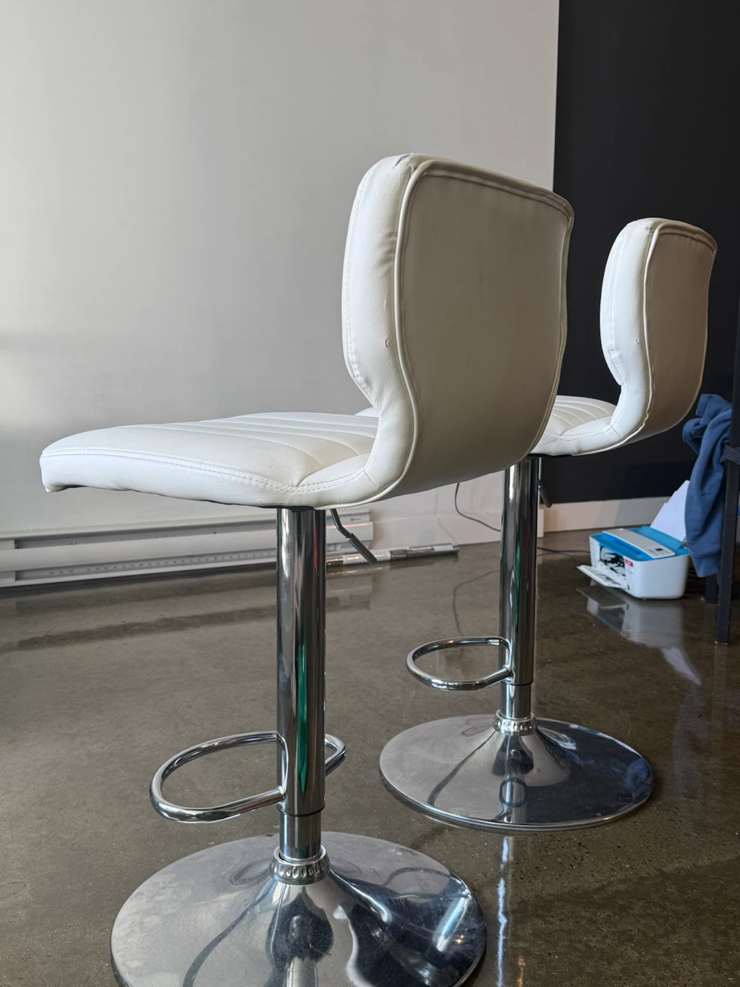 2 White Bar Stools - photo 2