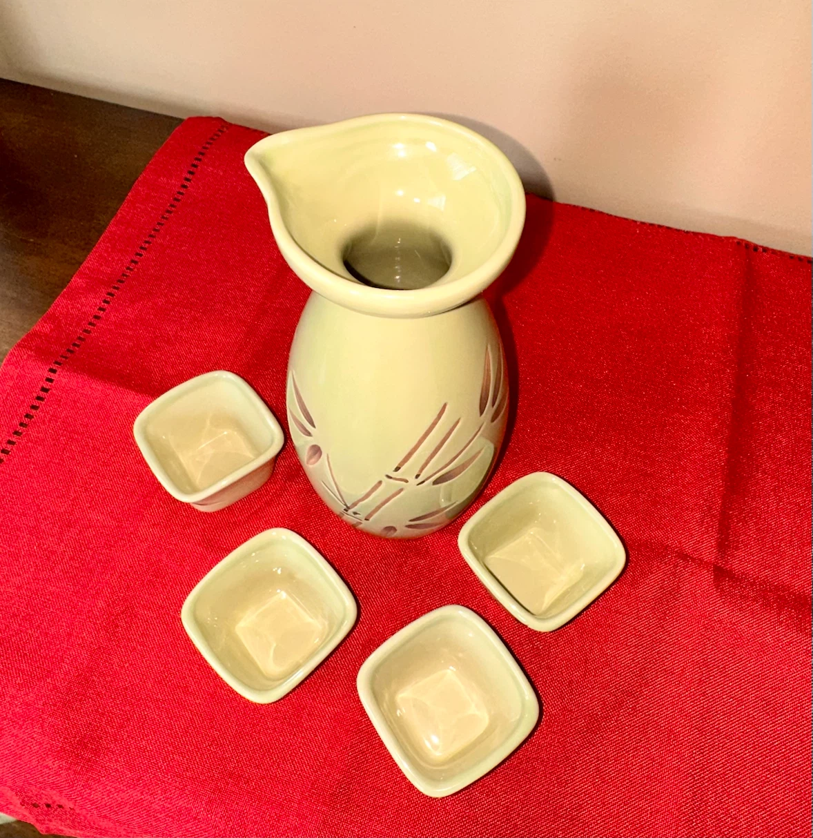 3 Sake Sets (Carafe and 4 Cups each) - photo 3