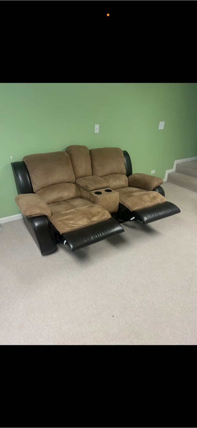 Sofa sleeper and matching recliner love seat - photo 5