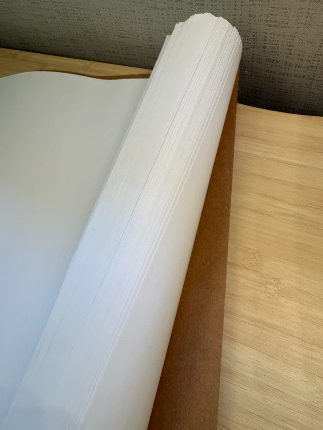 White Paper Roll 85*60cm, 40sheets with a blank calendar - photo 2