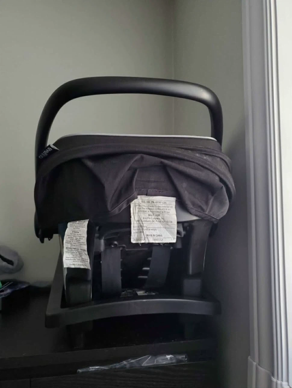 Evenflo LiteMax Infant Car Seat - photo 2