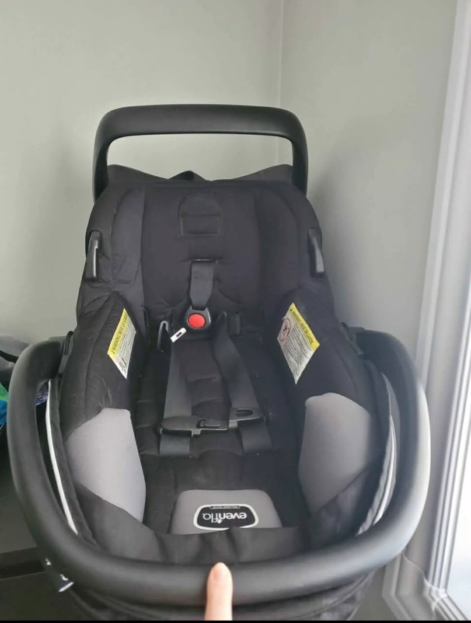 Evenflo LiteMax Infant Car Seat - photo 3