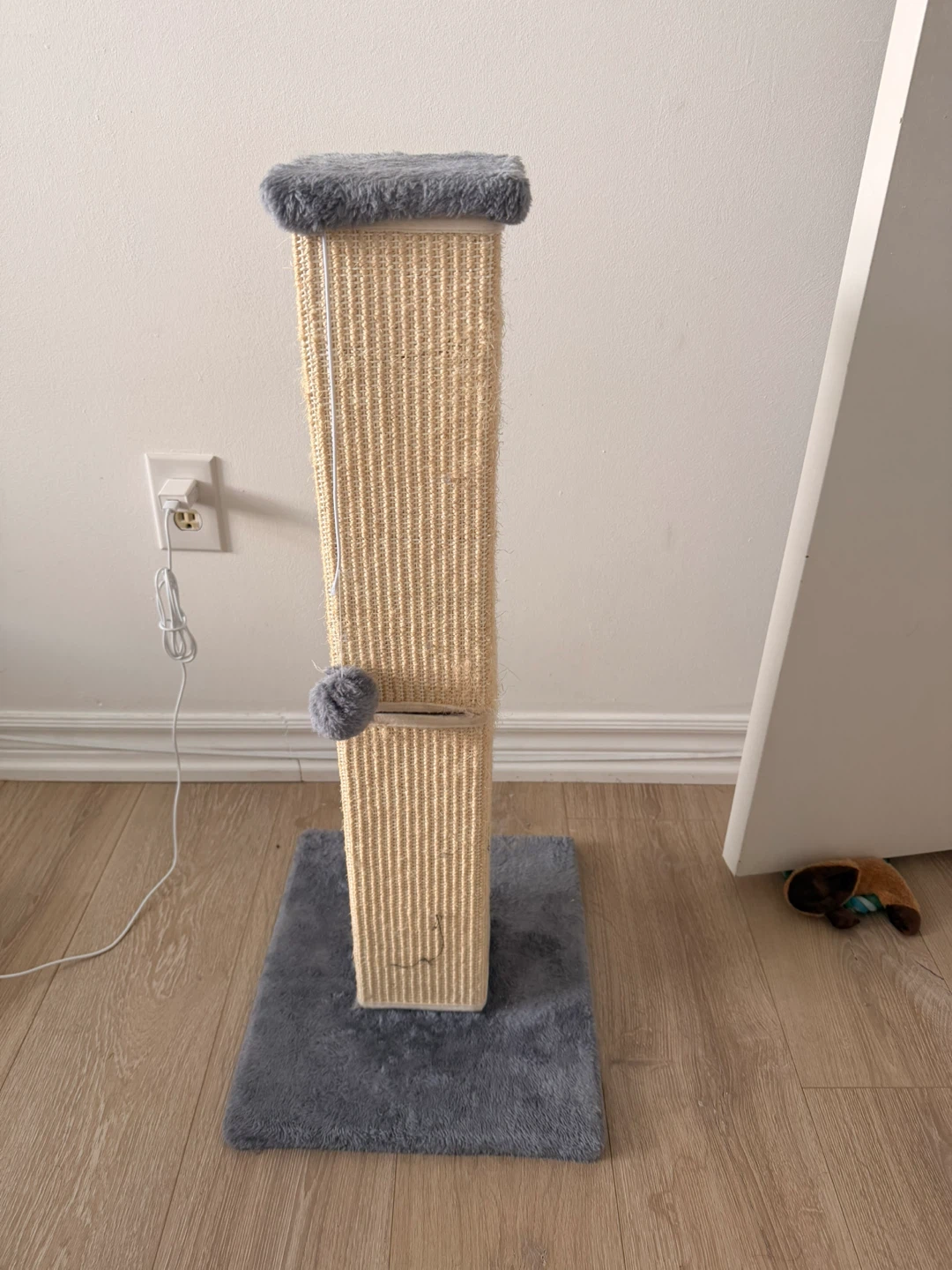 Cat Scratching Post with Plush Top