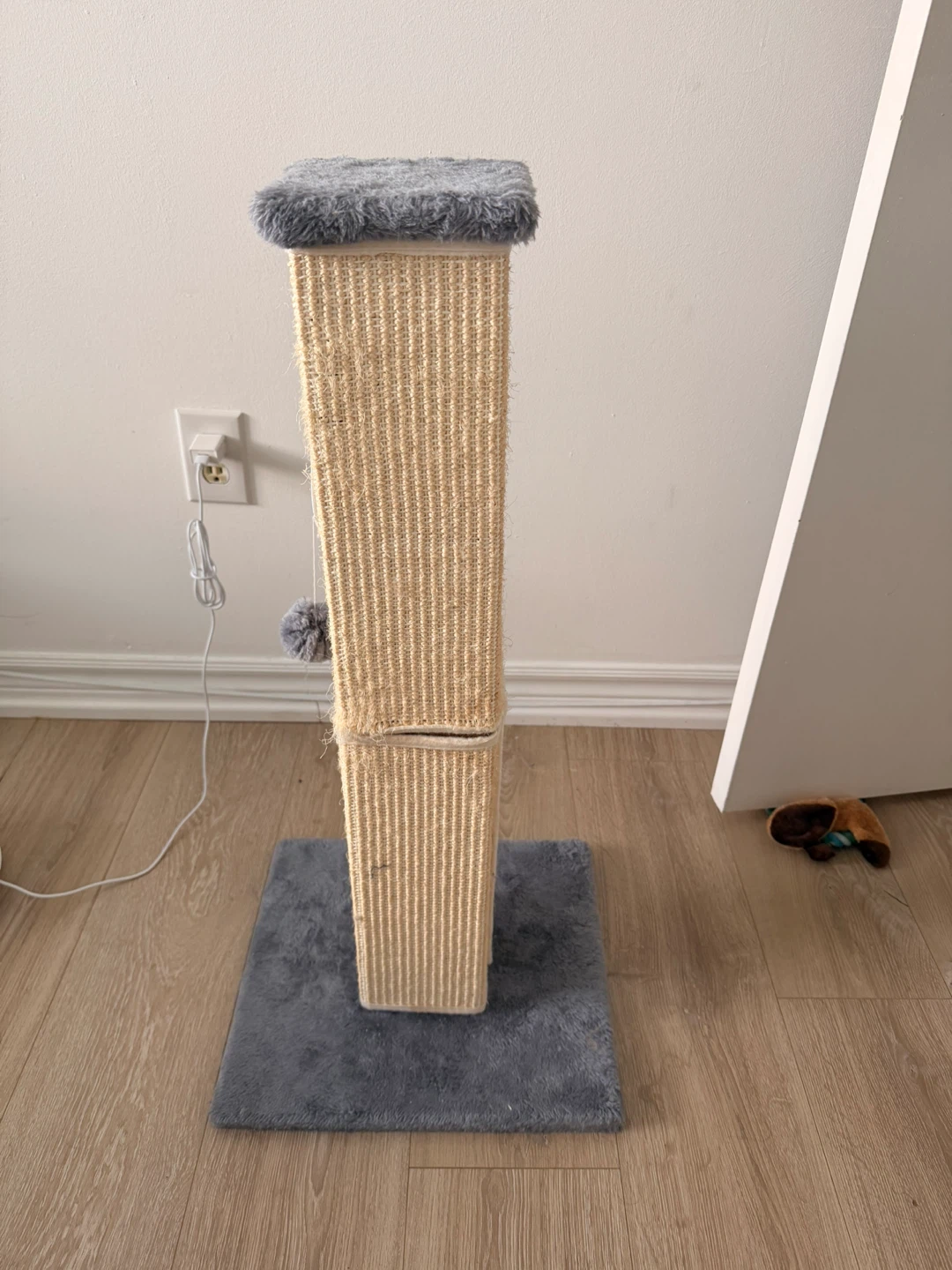 Cat Scratching Post with Plush Top - photo 2