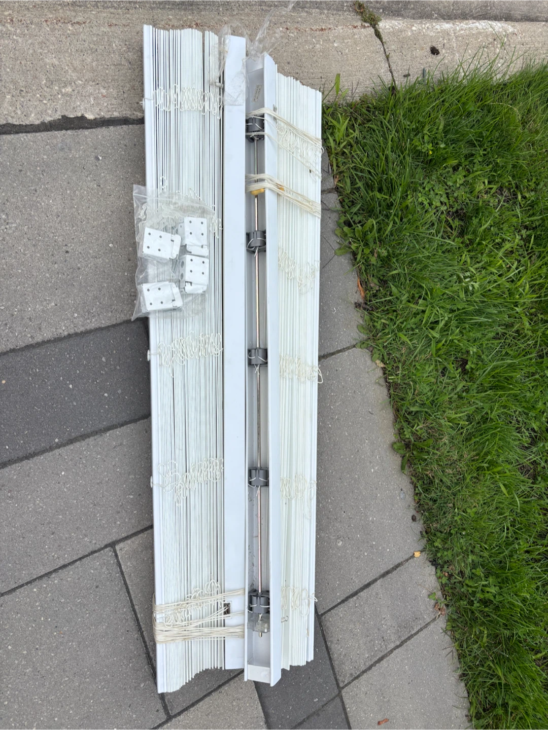 41” blinds with mounting hardware
