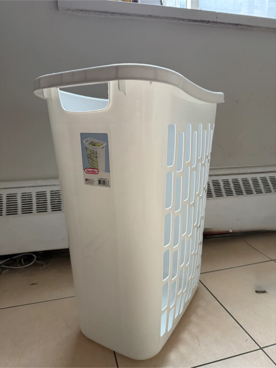 Sterilite White Laundry Basket - photo 3