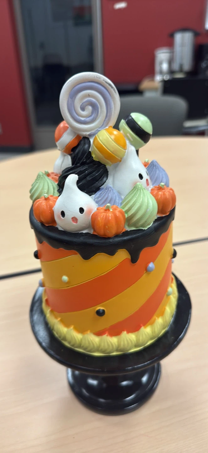 Halloween Candy Cake Decorative Figurine - photo 2